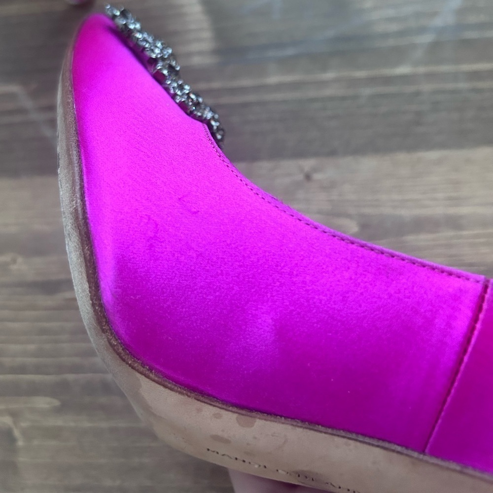 MANOLO BLAHNIK “HANGISI” Fuchsia Satin Jewel Buckle Pumps-Size 6 (AUTHENTICATED) - Picture 12 of 16